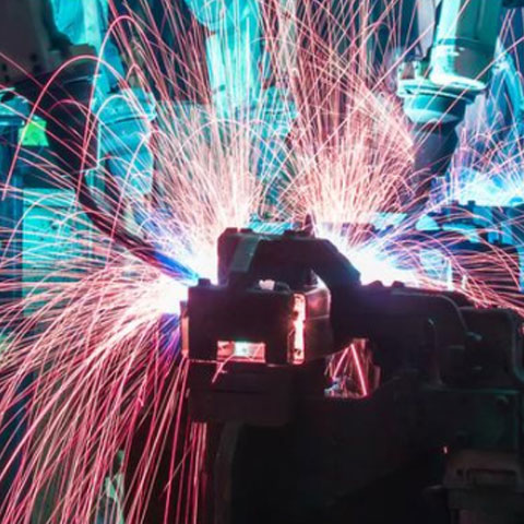 焊接机器人厂家对焊丝的挺度等品质规定都非常高